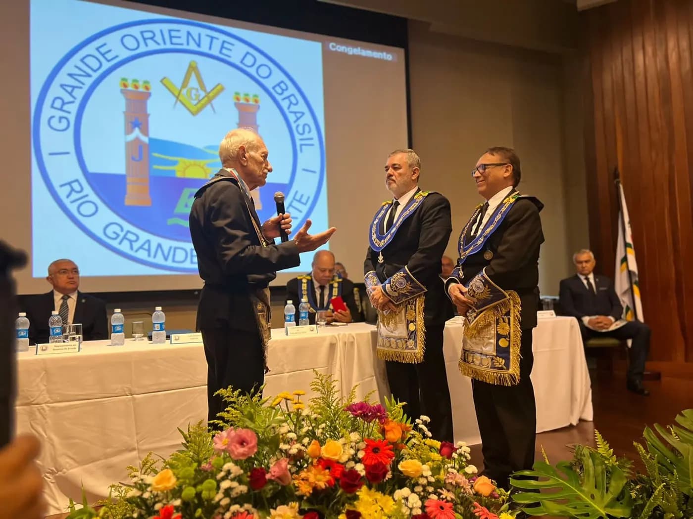 Registro fotográfico: POSSE E TRANSMISSÃO DE CARGOS DE GRÃO-MESTRE E GRÃO-MESTRE ADJUNTO – GOB/RN