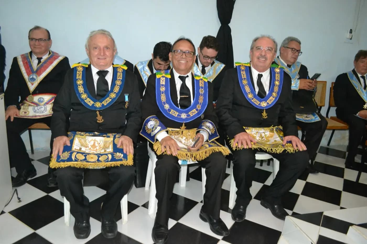 Registro fotográfico: SESSÃO MAGNA DE INSTALAÇÃO E POSSE DE VENERÁVEL MESTRE E DIRETORIA DA ARLS MANOEL REGINALDO DA ROCHA, Nº 2.439, ORIENTE DE PAU DOS FERROS/RN