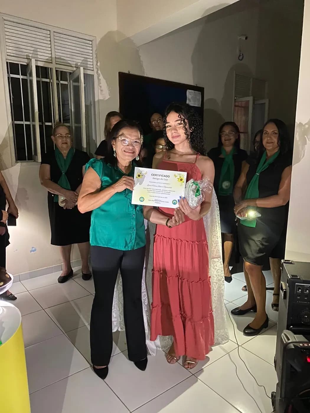 Registro fotográfico: FESTA EM COMEMORAÇÃO AO PRIMEIRO ANIVERSÁRIO DA FRATERNIDADE FEMININA OBREIRAS DE LUZ, VINCULADA A ARLS JOÃO CECÍLIO DA COSTA, Nº 2116, ORIENTE DE NATAL/RN