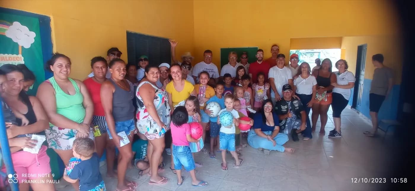 Registro fotográfico: AÇÃO FILANTRÓPICA REALIZADA PELA ARLS LUIZ GONZAGA DO NASCIMENTO, Nº 4.567, ORIENTE DE SANTA MARIA/RN, EM CONJUNTO COM A FRATERNIDADE FEMININA CRUZEIRO DO SUL – FLOR DO MANDACARU