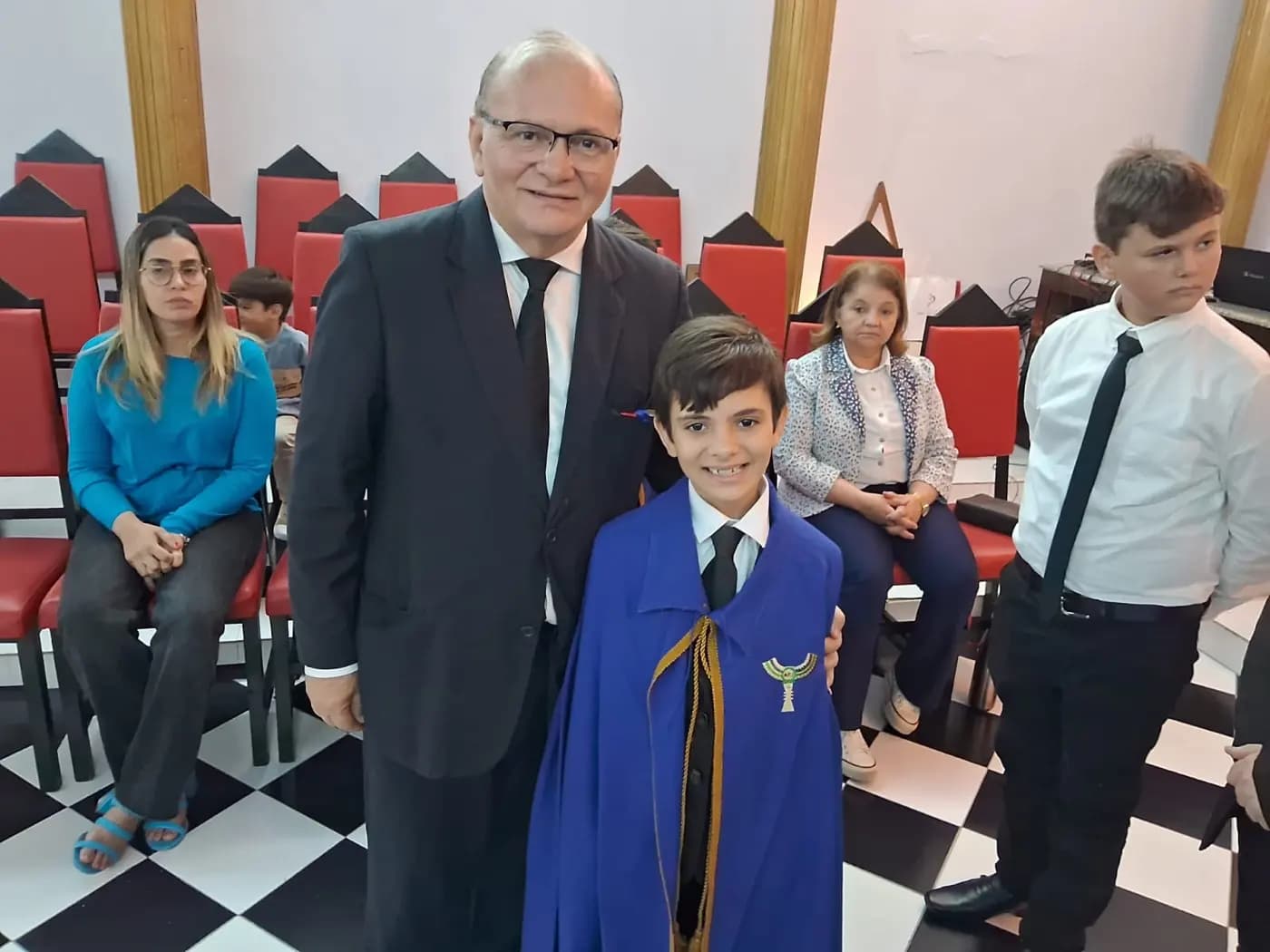 Registro fotográfico: PARTICIPAÇÃO DO GRÃO-MESTRE DO GOB/RN NA SESSÃO DE ADMISSÃO DE NOVOS MEMBROS DO NÚCLEO ALFA UNIÃO NATALENSE APJ GOB RN (AÇÃO PARAMAÇÔNICA JUVENIL) E ALUSIVA AO ANIVERSÁRIO DE 24 ANOS DE FUNDAÇÃO DO NÚCLEO