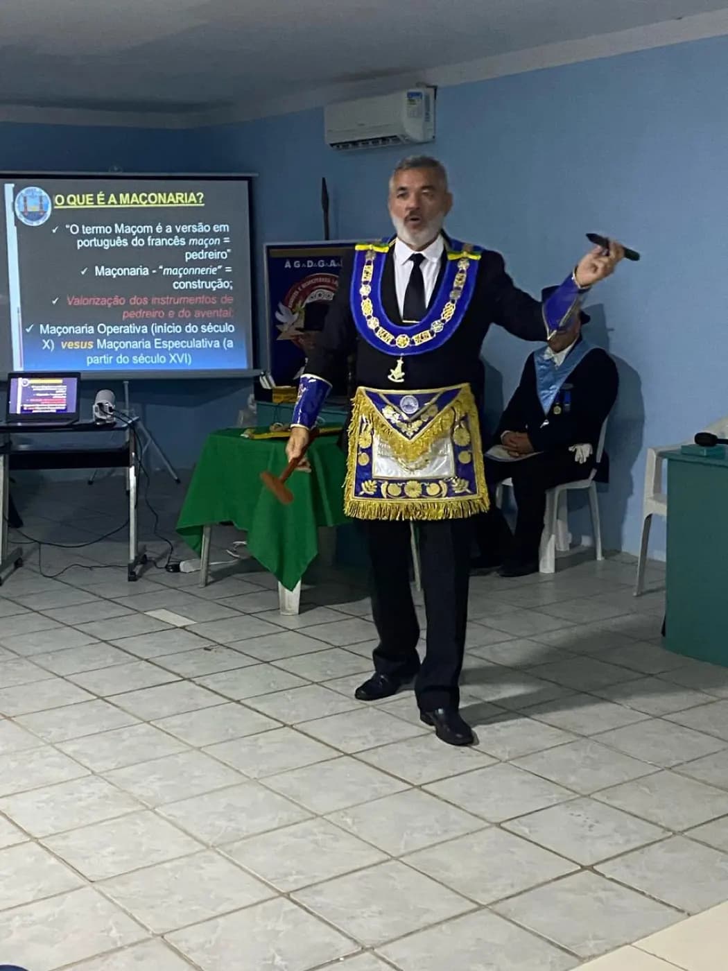 Registro fotográfico: PARTICIPAÇÃO DO GRÃO-MESTRE DO GOB/RN NA SESSÃO MAGNA PÚBLICA NA ARLS LUIZ GONZAGA DO NASCIMENTO, N° 4.567, ORIENTE DE SANTA MARIA/RN.