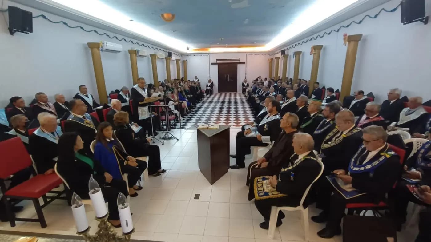 Registro fotográfico: PARTICIPAÇÃO DO GRÃO-MESTRE DO GOB/RN NA SESSÃO MAGNA ALUSIVA AO 188º ANO DE FUNDAÇÃO DA ARLS 21 DE MARÇO, Nº 152, ORIENTE DE NATAL/RN.