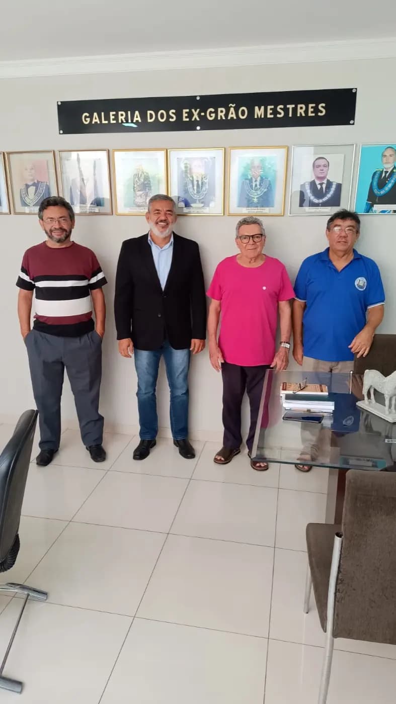 Registro fotográfico: PARTICIPAÇÃO DO GRÃO-MESTRE DO GOB/RN EM REUNIÃO A EQUIPE DE COORDENAÇÃO DO SEGUNDO BATE-PAPO COM OS APRENDIZES MAÇONS.