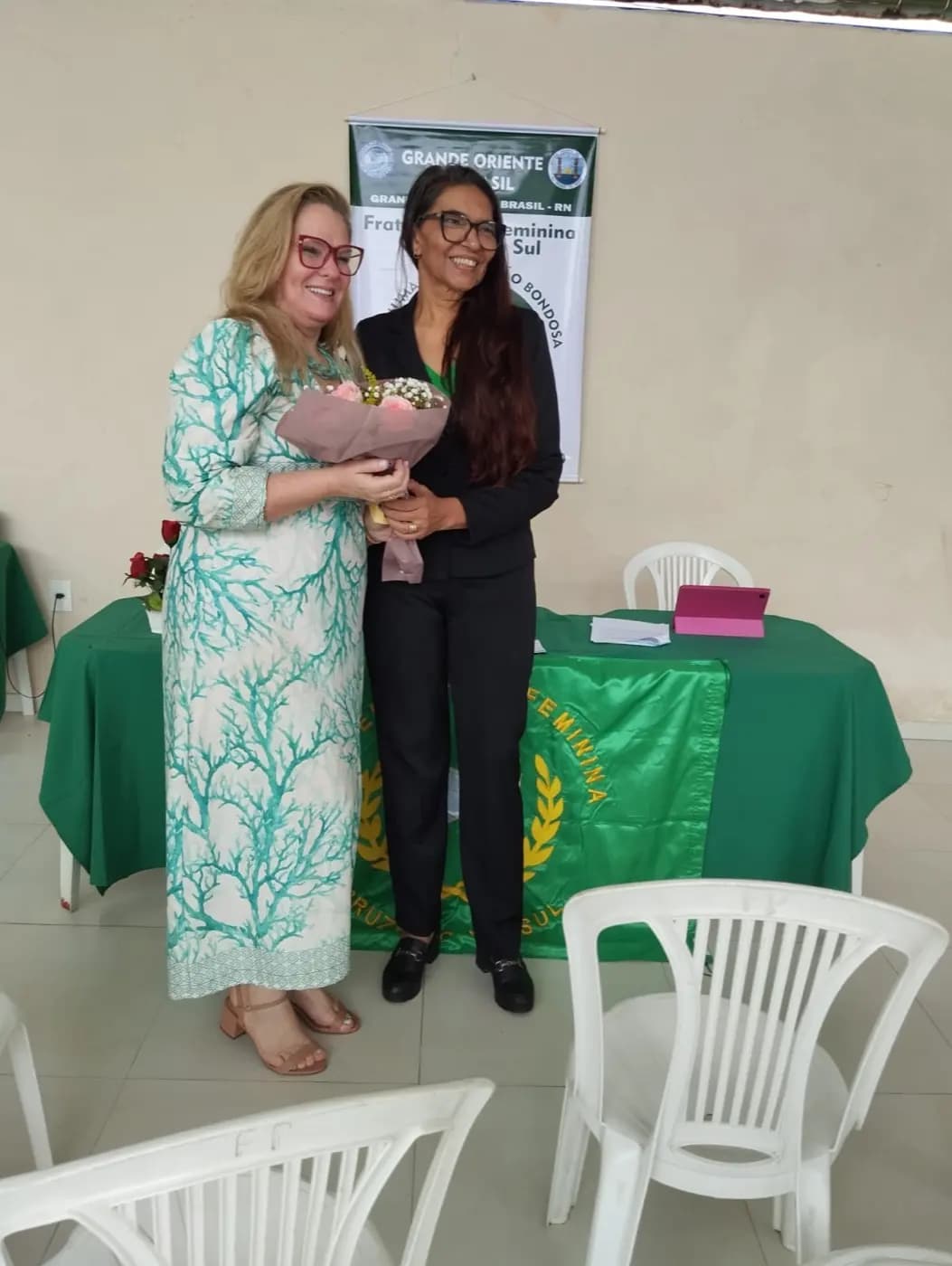 Registro fotográfico: PARTICIPAÇÃO DO GRÃO-MESTRE DO GOB/RN NA SESSÃO MAGNA DE INICIAÇÃO REALIZADA PELA ARLS GENTIL MARINHO N° 2.070, ORIENTE DE PARNAMIRIM/RN.