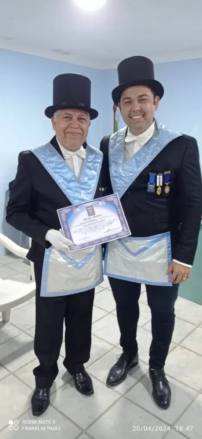 Registro fotográfico: PARTICIPAÇÃO DO SECRETÁRIO DE PLANEJAMENTO E TI DO GOB/RN NA SESSÃO MAGNA CONJUNTA DO RITO SCHRÖDER, REALIZADA PELA ARLS LUIZ GONZAGA DO NASCIMENTO Nº 4.567, ORIENTE DE SANTA MARIA/RN, E PELA ARLS UNIVERSITÁRIA ESTRELA NATALENSE Nº 4.122, ORIENTE DE PARNAMIRIM/RN.