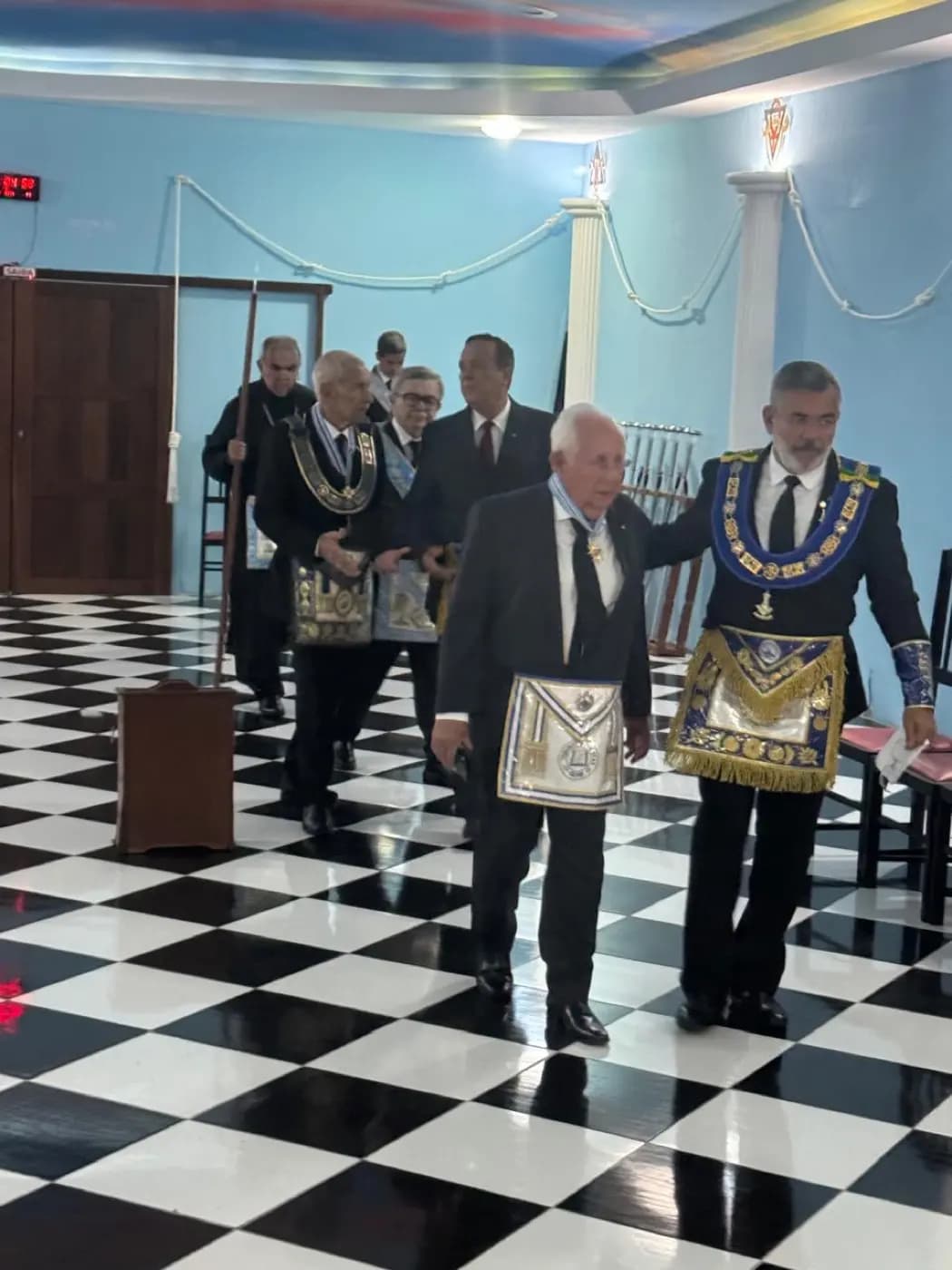 Registro fotográfico: PARTICIPAÇÃO DO GRÃO-MESTRE DO GOB/RN NA SESSÃO ORDINÁRIA NO GRAU DE APRENDIZ MAÇOM, DA ARLS 21 DE ABRIL Nº 1.864, ORIENTE DE PARNAMIRIM/RN.