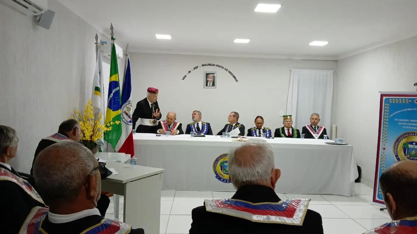 Registro fotográfico: PARTICIPAÇÃO DO GRÃO-MESTRE E DO GRÃO-MESTRE ADJUNTO DO GOB/RN NA SEGUNDA REUNIÃO ORDINÁRIA DE 2024, DA PODERORA ASSEMBLEIA ESTADUAL LEGISLATIVA DO ESTADO DO RIO GRANDE DO NORTE (PAEL/RN).