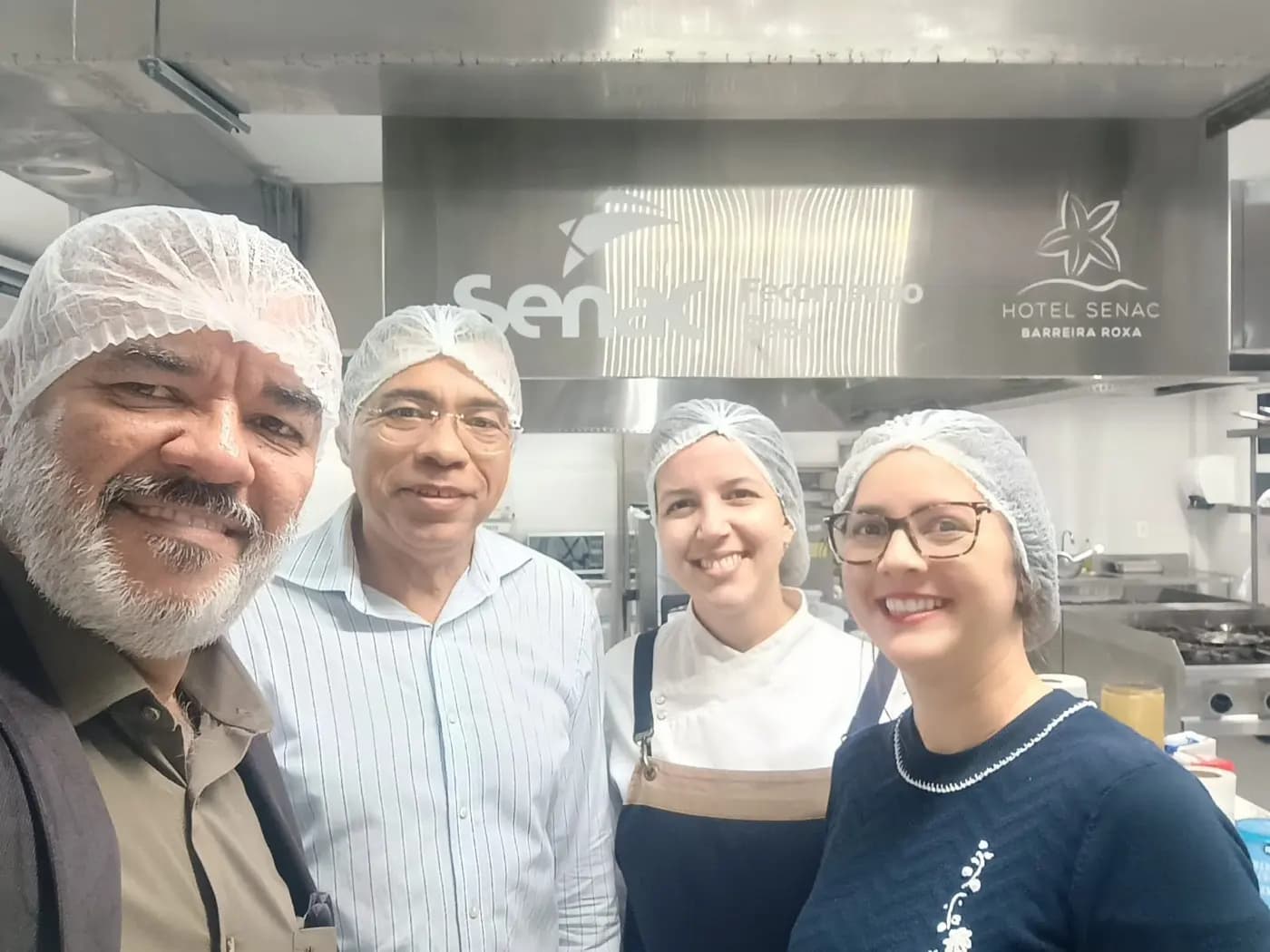Registro fotográfico: GESTÃO PARTICIPATIVA – CURSO DE TÉCNICAS BÁSICAS EM COZINHA – PARCERIA ENTRE O SENAC E O GOB/RN.