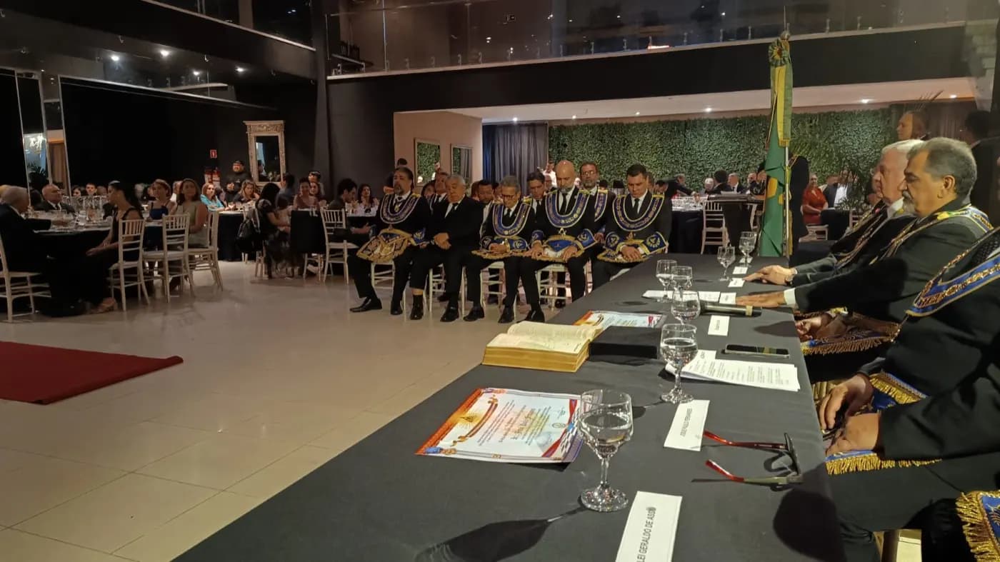Registro fotográfico: PARTICIPAÇÃO DO GRÃO-MESTRE DO GOB/RN E CONVIDADOS NA 122ª ASSEMBLEIA GERAL ORDINÁRIA DA COMAB, REALIZADA EM NATAL/RN.