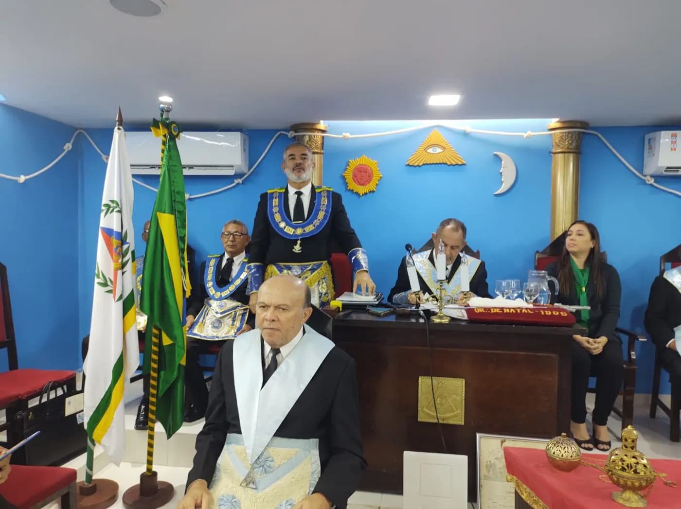 Registro fotográfico: SESSÃO MAGNA PÚBLICA ALUSIVA AO 118º ANO DE FUNDAÇÃO DA ARLS EVOLUÇÃO SEGUNDA Nº 852, ORIENTE DE NATAL/RN.