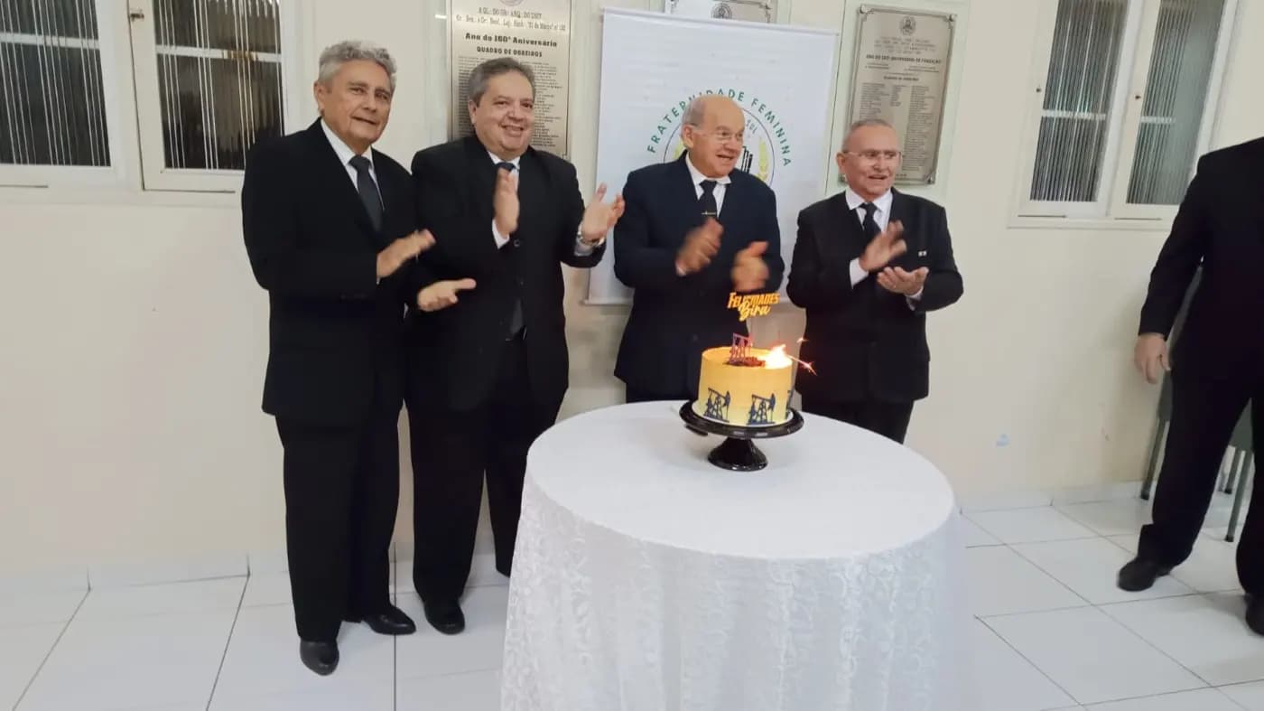 Registro fotográfico: SESSÃO MAGNA PÚBLICA ALUSIVA AO DIA DOS PAIS, REALIZADA PELA LOJA MAÇÔNICA 21 DE MARÇO Nº 152, ORIENTE DE NATAL/RN.