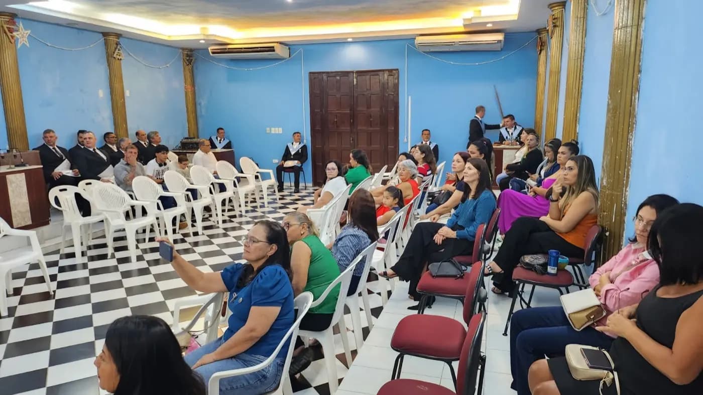 Registro fotográfico: SESSÃO MAGNA PÚBLICA COMEMORATIVA AO DIA DOS PAIS, REALIZADA PELAS LOJAS MAÇÔNICAS DO COMPLEXO UNIÃO NATALENSE, ORIENTE DE PARNAMIRIM/RN.