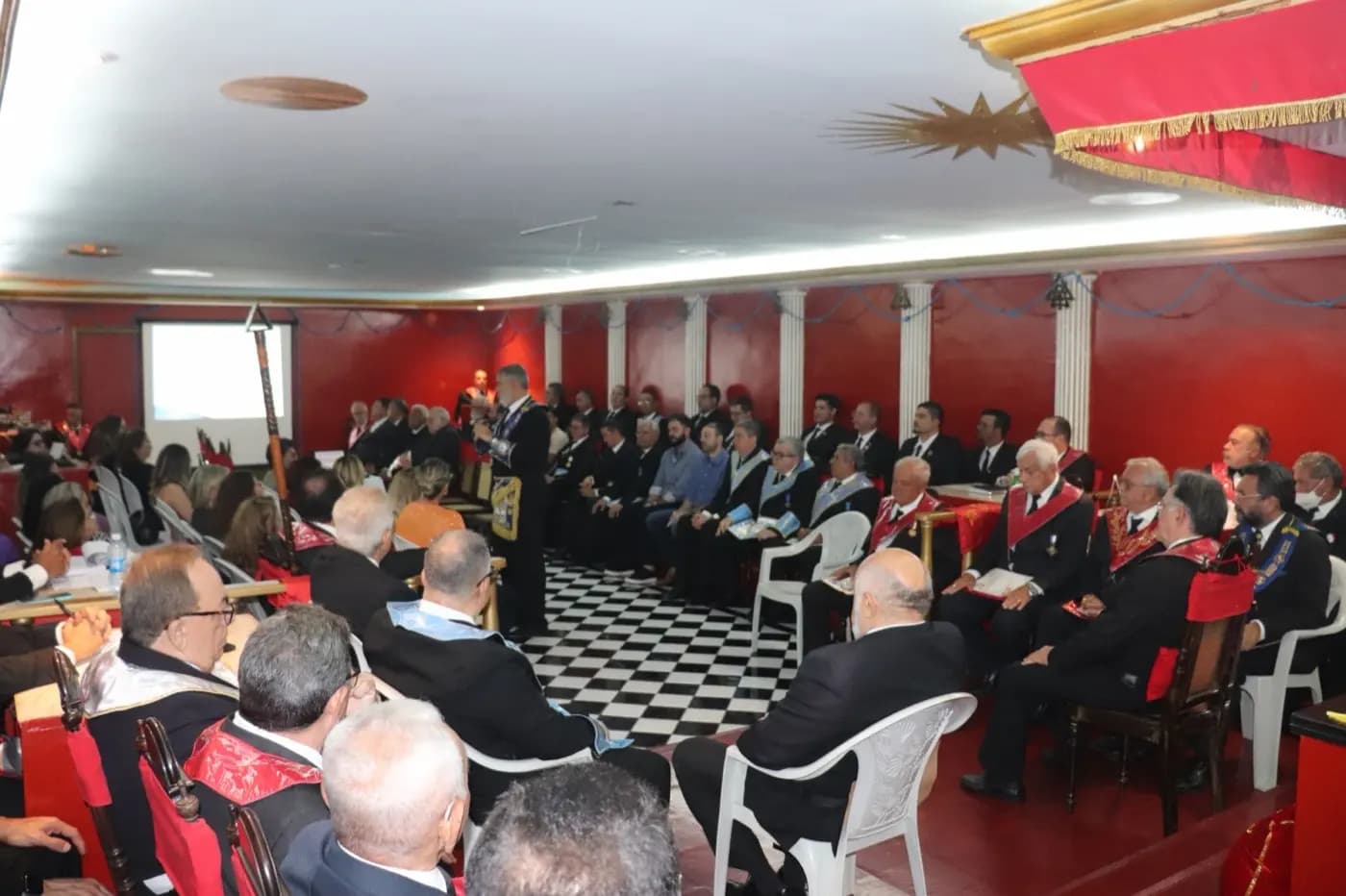 Registro fotográfico: PARTICIPAÇÃO DO GRÃO-MESTRE DO GOB/RN E COMITIVA, NA SESSÃO MAGNA PÚBLICA ALUSIVA AO 71º ANO DE FUNDAÇÃO DA LOJA MAÇÔNICA PADRE MIGUELINHO Nº 03, ORIENTE DE NATAL/RN, JURISDICIONADA AO GORN.