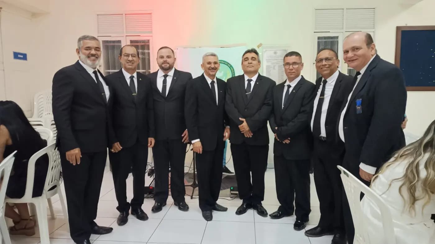 Registro fotográfico: PARTICIPAÇÃO DO GRÃO-MESTRE E DO GRÃO-MESTRE ADJUNTO DO GOB/RN NA SESSÃO DE RETORNO AOS TRABALHOS MAÇÔNICOS DO ANO DE 2025, REALIZADA PELA LOJA MAÇÔNICA JOÃO CECÍLIO DA COSTA N° 2.116, ORIENTE DE NATAL/RN.