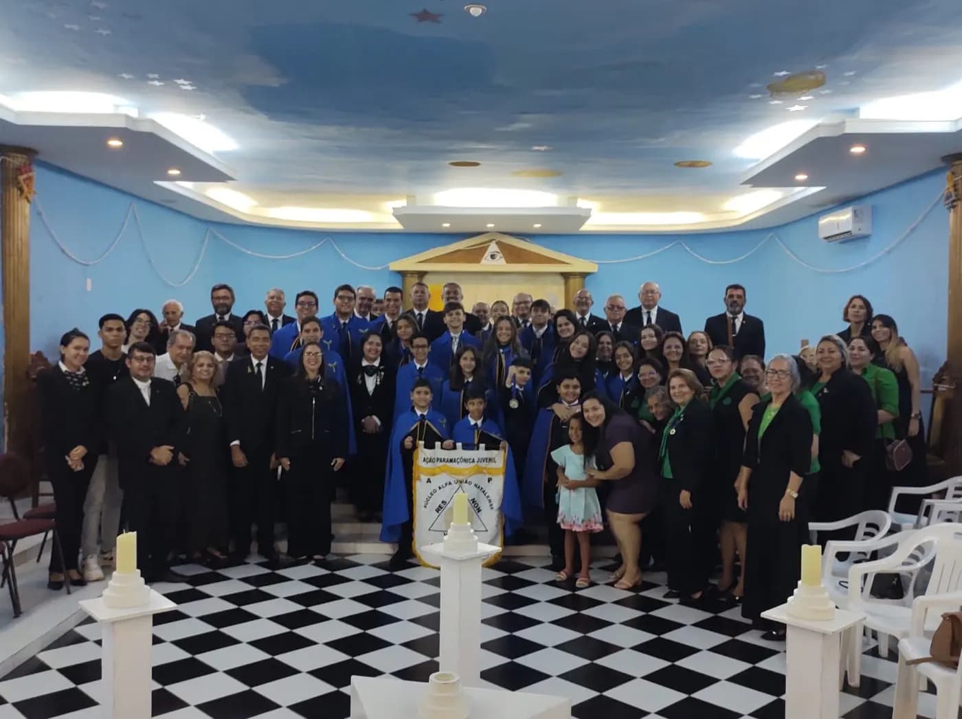 Registro fotográfico: SESSÃO DE POSSE DA NOVA DIRETORIA DO NÚCLEO ALFA UNIÃO NATALENSE N°42, DA AÇÃO PARAMAÇÔNICA JUVENIL DO GRANDE ORIENTE DO BRASIL.