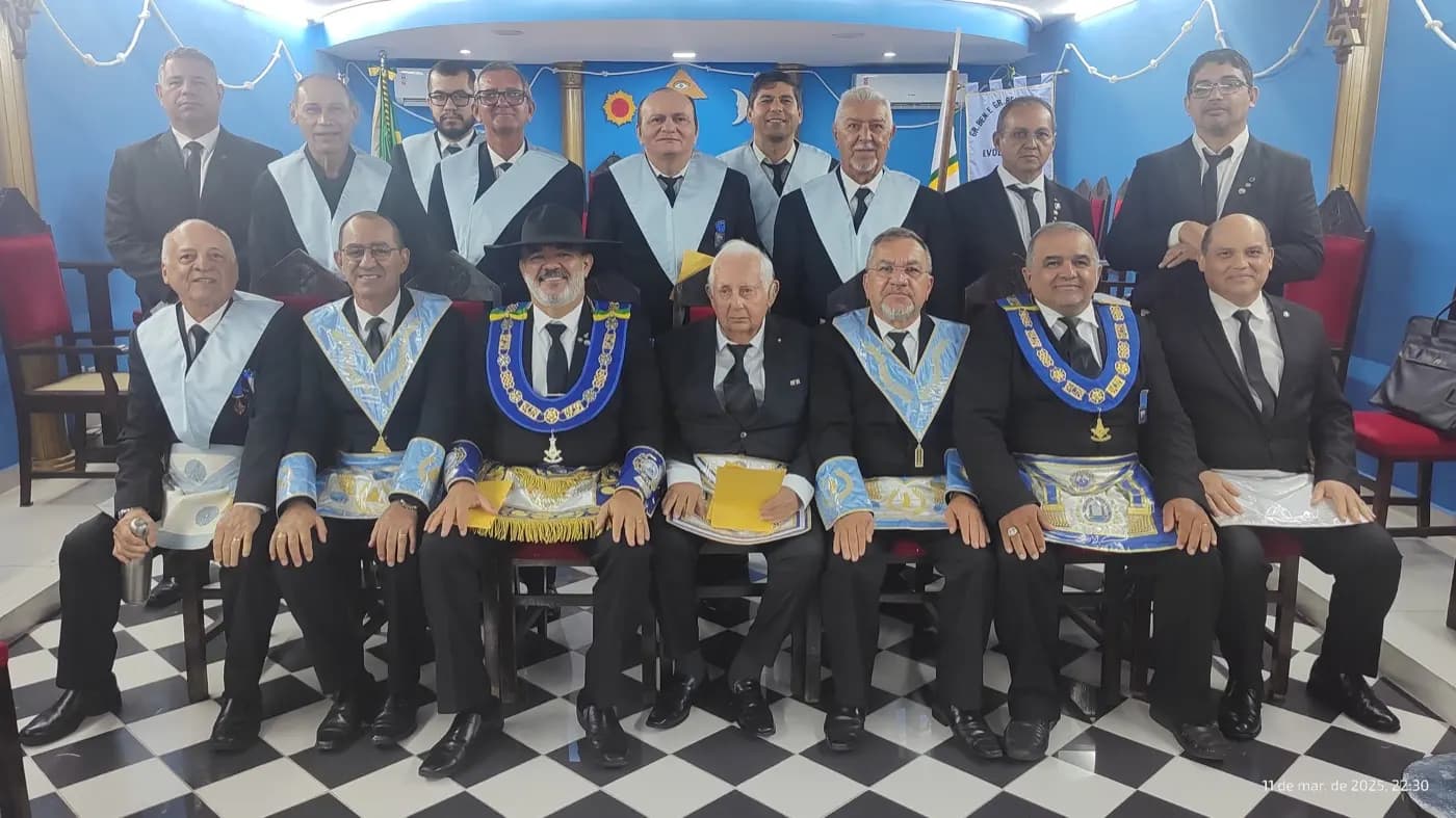 Registro fotográfico: PARTICIPAÇÃO DO GRÃO-MESTRE DO GOB-RN NA SESSÃO ORDINÁRIA DO GRAU DE APRENDIZ MAÇOM, REALIZADA PELA LOJA MAÇÔNICA EVOLUÇÃO SEGUNDA N° 852, ORIENTE DE NATAL/RN.
