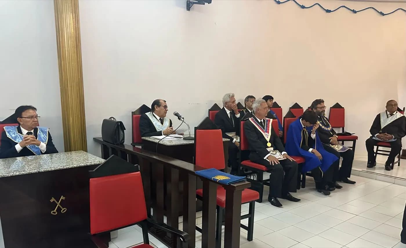 Registro fotográfico: PARTICIPAÇÃO DO GRÃO-MESTRE DO GOB-RN NA SESSÃO MAGNA PÚBLICA ALUSIVA AO 189º ANO DE FUNDAÇÃO DA LOJA MAÇÔNICA 21 DE MARÇO Nº 152, ORIENTE DE NATAL/RN.