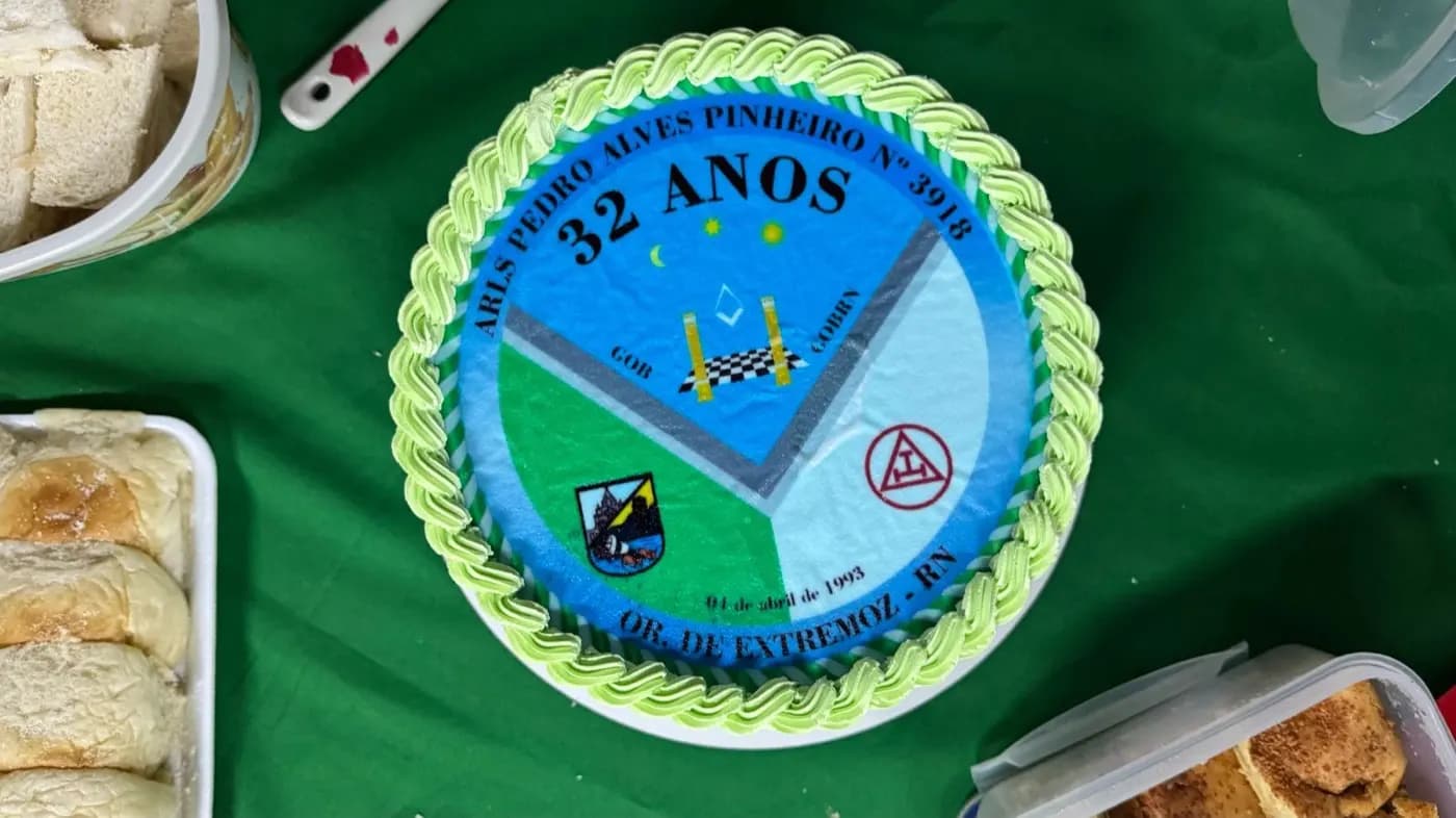 Registro fotográfico: SESSÃO MAGNA PÚBLICA ALUSIVA AO 32º ANO DE FUNDAÇÃO DA LOJA MAÇÔNICA PEDRO ALVES PINHEIRO Nº 3.018, ORIENTE DE EXTREMOZ/RN.