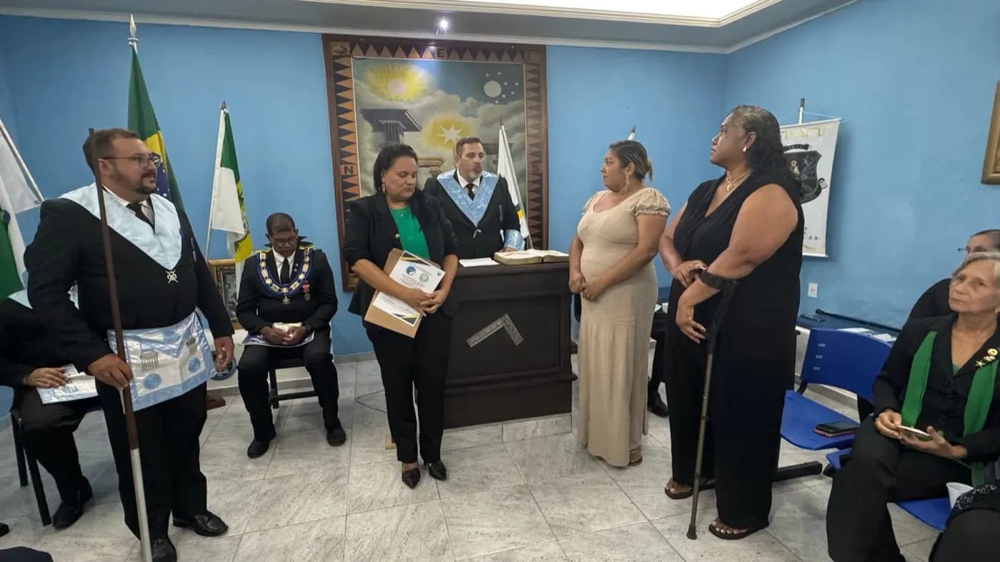 Registro fotográfico: SESSÃO MAGNA PÚBLICA ALUSIVA AO 32º ANO DE FUNDAÇÃO DA LOJA MAÇÔNICA PEDRO ALVES PINHEIRO Nº 3.018, ORIENTE DE EXTREMOZ/RN.