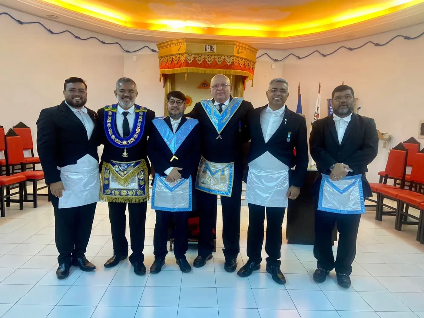 Registro fotográfico: PARTICIPAÇÃO DO GRÃO-MESTRE DO GOB/RN NA SESSÃO MAGNA DE INICIAÇÃO REALIZADA PELA LOJA MAÇÔNICA JOÃO CECÍLIO DA COSTA N° 2.116, ORIENTE DE NATAL/RN.