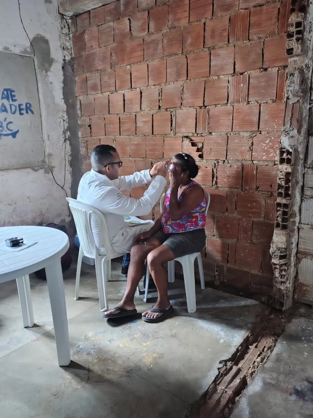 Registro fotográfico: AÇÃO FILANTRÓPICA REALIZADA PELA LOJA MAÇÔNICA UNIVERSITÁRIA ESTRELA NATALENSE Nº 4.122, ORIENTE DE PARNAMIRIM-RN, EM PARCERIA COM A FRATERNIDADE FEMININA CRUZEIRO DO SUL – ANJOS DE LUZ E COM A INSTITUIÇÃO DAR E RECEBER.