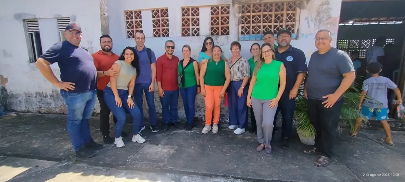 Registro fotográfico: AÇÃO FILANTRÓPICA REALIZADA PELA LOJA MAÇÔNICA UNIVERSITÁRIA ESTRELA NATALENSE Nº 4.122, ORIENTE DE PARNAMIRIM-RN, EM PARCERIA COM A FRATERNIDADE FEMININA CRUZEIRO DO SUL – ANJOS DE LUZ E COM A INSTITUIÇÃO DAR E RECEBER.