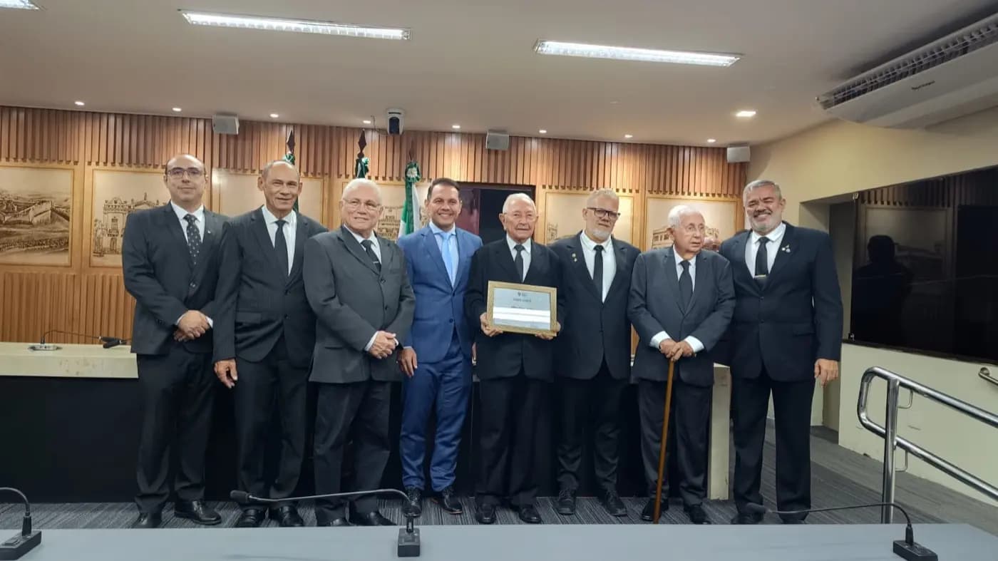 Registro fotográfico: SESSÃO SOLENE EM HOMENAGEM AO DIA DO MAÇOM 2025 – CÂMARA MUNICIPAL DE NATAL/RN.