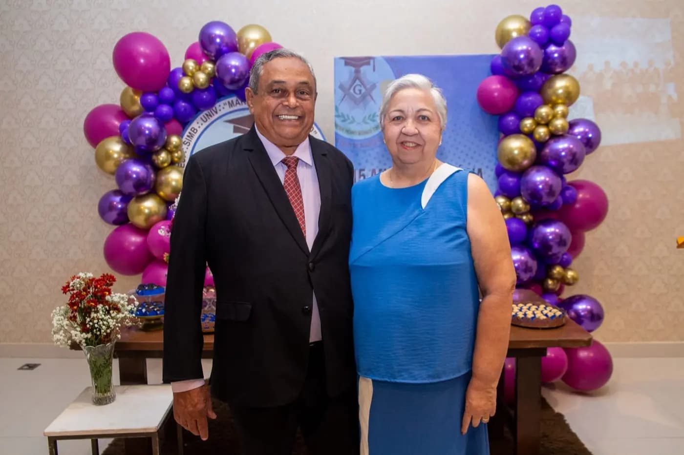 Registro fotográfico: BAILE COMEMORATIVO AOS 15 (QUINZE) ANOS DE FUNDAÇÃO DA LOJA MAÇÔNICA UNIVERSITÁRIA MÁRIO VILAR DE MELO Nº 4.085, ORIENTE DE NATAL/RN.
