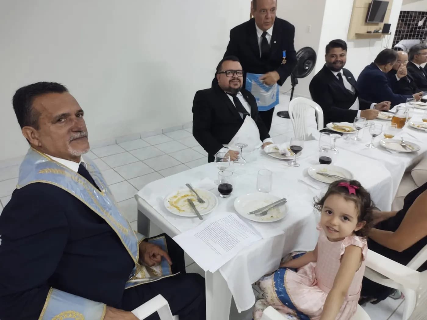 Registro fotográfico: CEIA PARAMAÇÔNICA DE CONFRATERNIZAÇÃO NATALINA 2025 REALIZADA PELA LOJA MAÇÔNICA UNIÃO NATALENSE Nº 2.414, ORIENTE DE PARNAMIRIM/RN.
