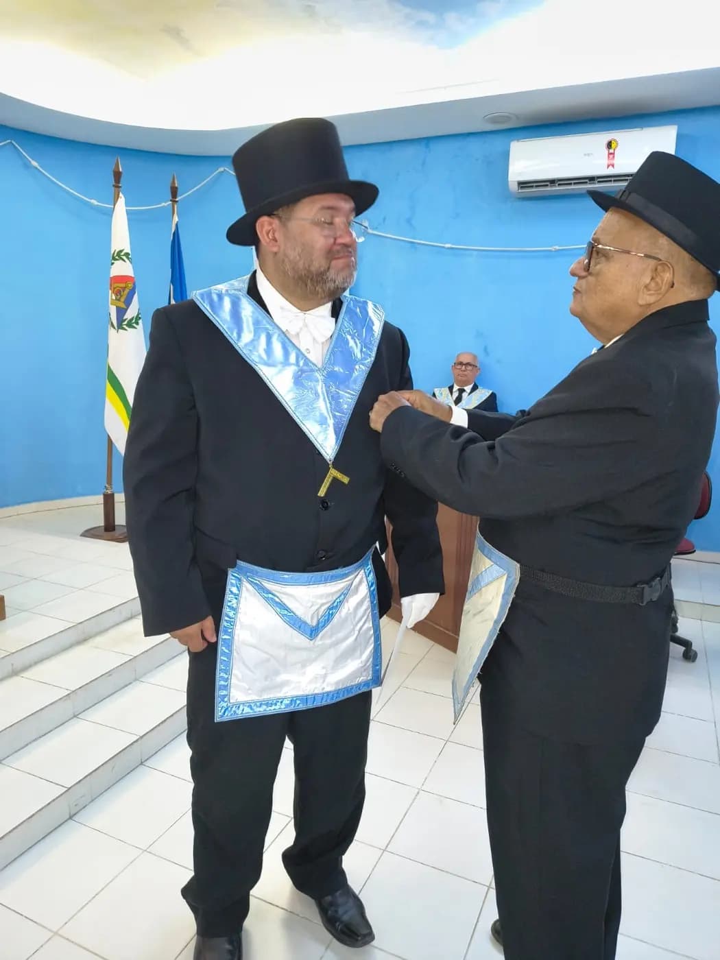 Registro fotográfico: SESSÃO MAGNA DE PROMOÇÃO AO GRAU DE COMPANHEIRO MAÇOM REALIZADA PELA LOJA MAÇÔNICA UNIVERSITÁRIA ESTRELA NATALENSE Nº 4.122, ORIENTE DE PARNAMIRIM/RN – RITO SCHRÖDER.