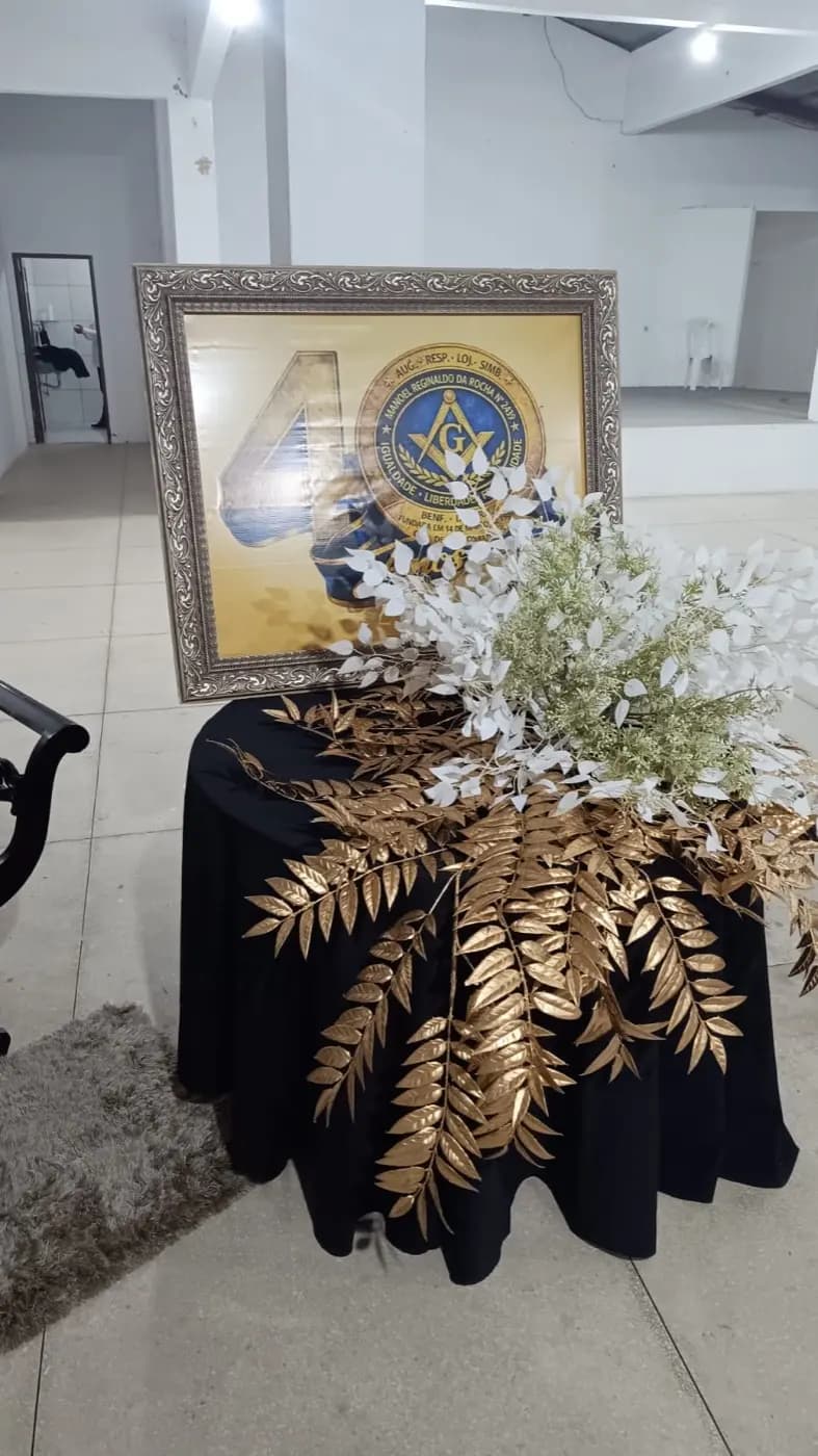 Registro fotográfico: SESSÃO MAGNA PÚBLICA ALUSIVA AO 40º ANO DE FUNDAÇÃO DA LOJA MAÇÔNICA MANOEL REGINALDO DA ROCHA N° 2.439, ORIENTE DE PAU DOS FERROS-RN