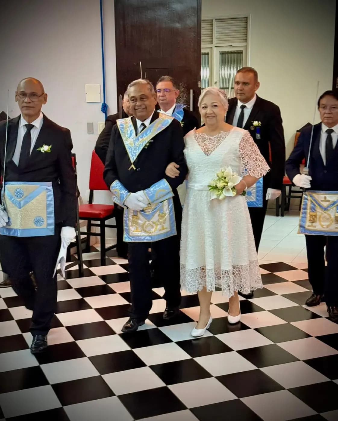 Registro fotográfico: CERIMÔNIA DE EXALTAÇÃO MATRIMONIAL DE BODAS DE OURO, REALIZADA NA LOJA MAÇÔNICA 21 DE MARÇO Nº 152, ORIENTE DE NATAL-RN.