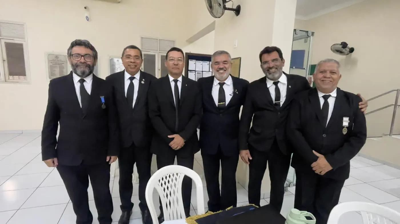 Registro fotográfico: SESSÃO MAGNA PÚBLICA COMEMORATIVA AO 45º ANO DE FUNDAÇÃO DA LOJA MAÇÔNICA JOÃO CECÍLIO DA COSTA, Nº 2.116, ORIENTE DE NATAL/RN.