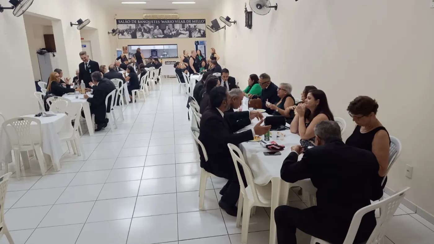 Registro fotográfico: SESSÃO MAGNA PÚBLICA COMEMORATIVA AO 45º ANO DE FUNDAÇÃO DA LOJA MAÇÔNICA JOÃO CECÍLIO DA COSTA, Nº 2.116, ORIENTE DE NATAL/RN.