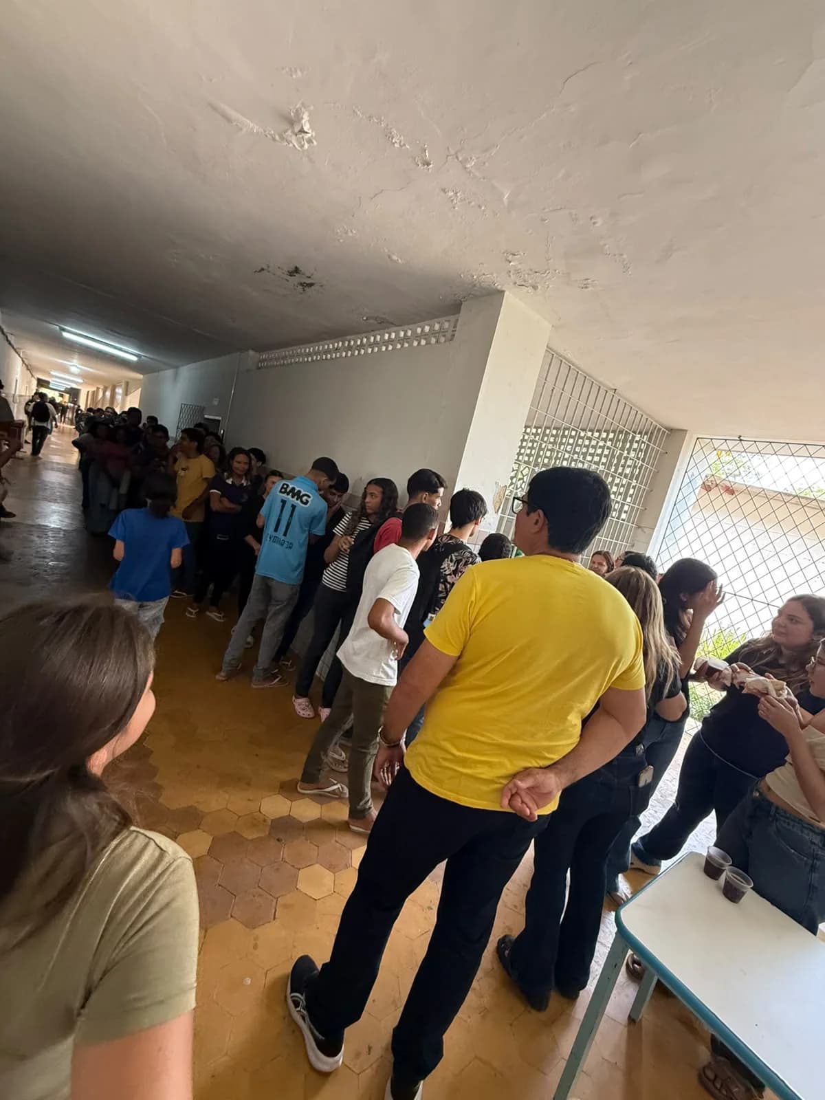 Irmãos reunidos no Templo, em fotografia oficial da Zélia Macedo