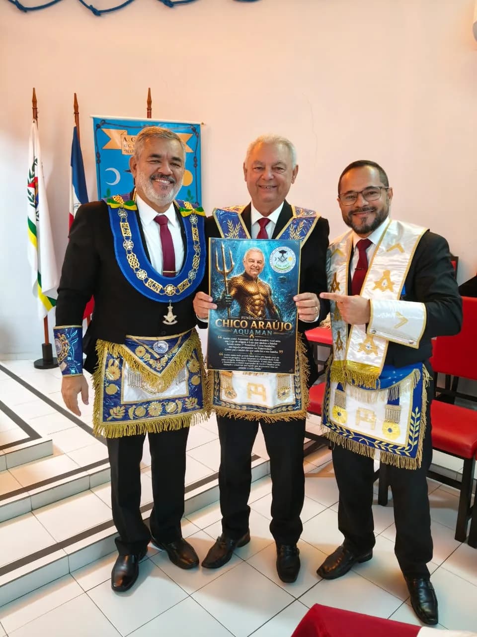 Irmãos reunidos no Templo, em fotografia oficial da Sessão Magna Restrita Alusiva À Independência do Brasil
