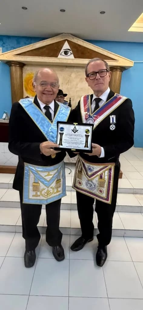 Registro fotográfico: LOJA MAÇÔNICA MONTEIRO LOBATO N° 4.162, ORIENTE DE PARNAMIRIM/RN – SESSÃO ORDINÁRIA DE INSTRUÇÃO, NO GRAU DE APRENDIZ MAÇOM.