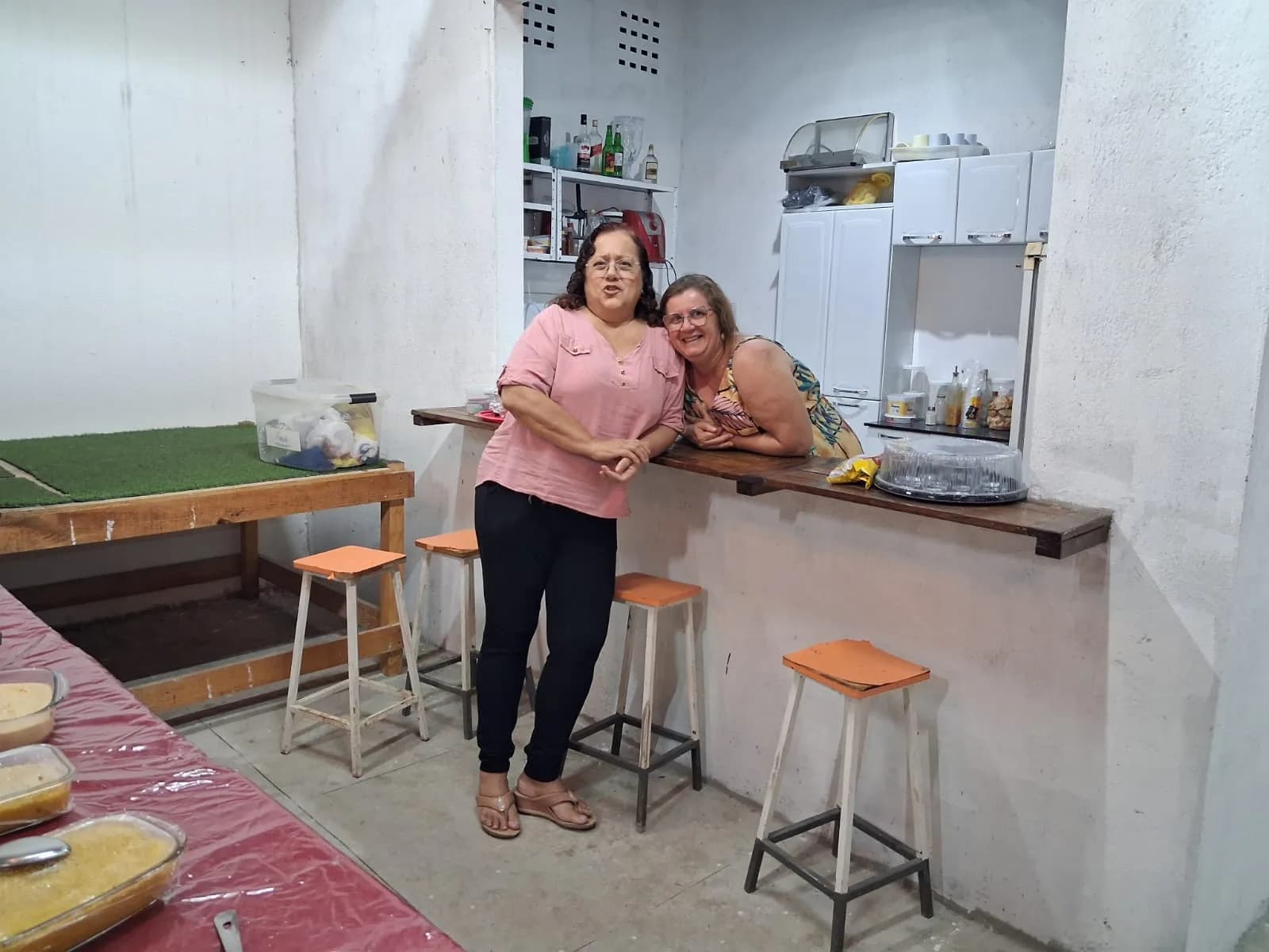 Irmãos reunidos no Templo, em fotografia oficial da Sessão Magna Restrita de Elevação (exaltação)