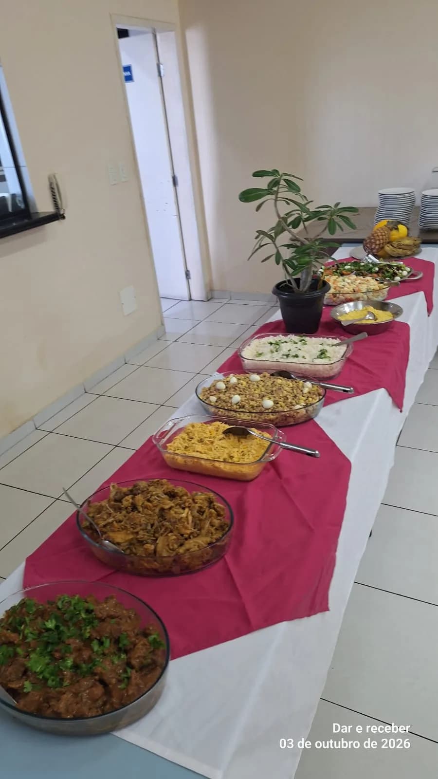 Irmãos reunidos no Templo, em fotografia oficial da Sessão Magna de Iniciação