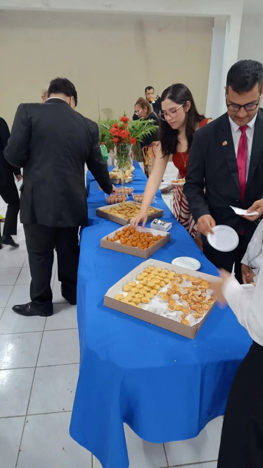 Irmãos reunidos no Templo, em fotografia oficial da Núcleo Alfa União Natalense N°42, da Ação Paramaçônica Juvenil do Grande Oriente do Brasil - Sessão de Admissão de Novos Membros