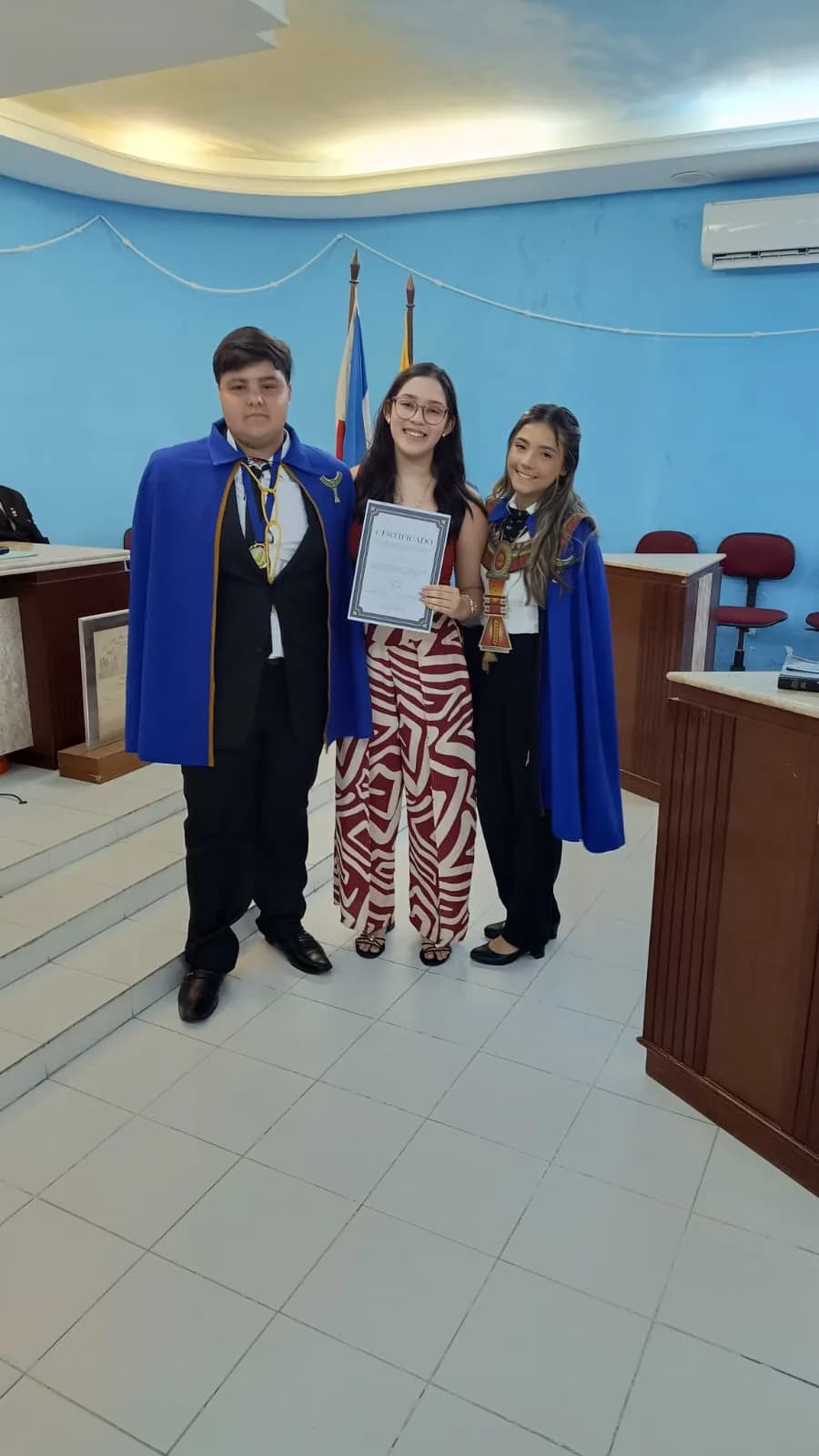 Irmãos reunidos no Templo, em fotografia oficial da Núcleo Alfa União Natalense N°42, da Ação Paramaçônica Juvenil do Grande Oriente do Brasil - Sessão de Admissão de Novos Membros