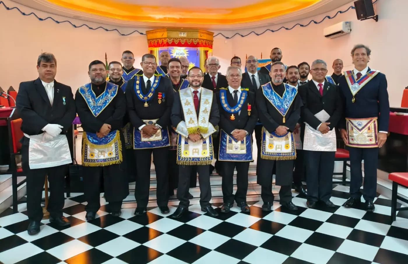 Registro fotográfico: LOJA MAÇÔNICA UNIVERSITÁRIA MÁRIO VILAR DE MELO Nº 4.085, ORIENTE DE NATAL/RN – SESSÃO ORDINÁRIA DE INSTRUÇÃO NO GRAU DE APRENDIZ MAÇOM.
